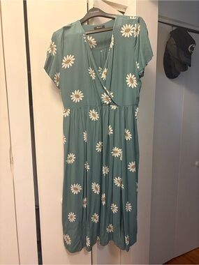 Ditsy Daisy Wrap-Style Teal Midi Dress
